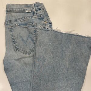 MOTHER Light Blue Frayed Hem Cropped Jeans